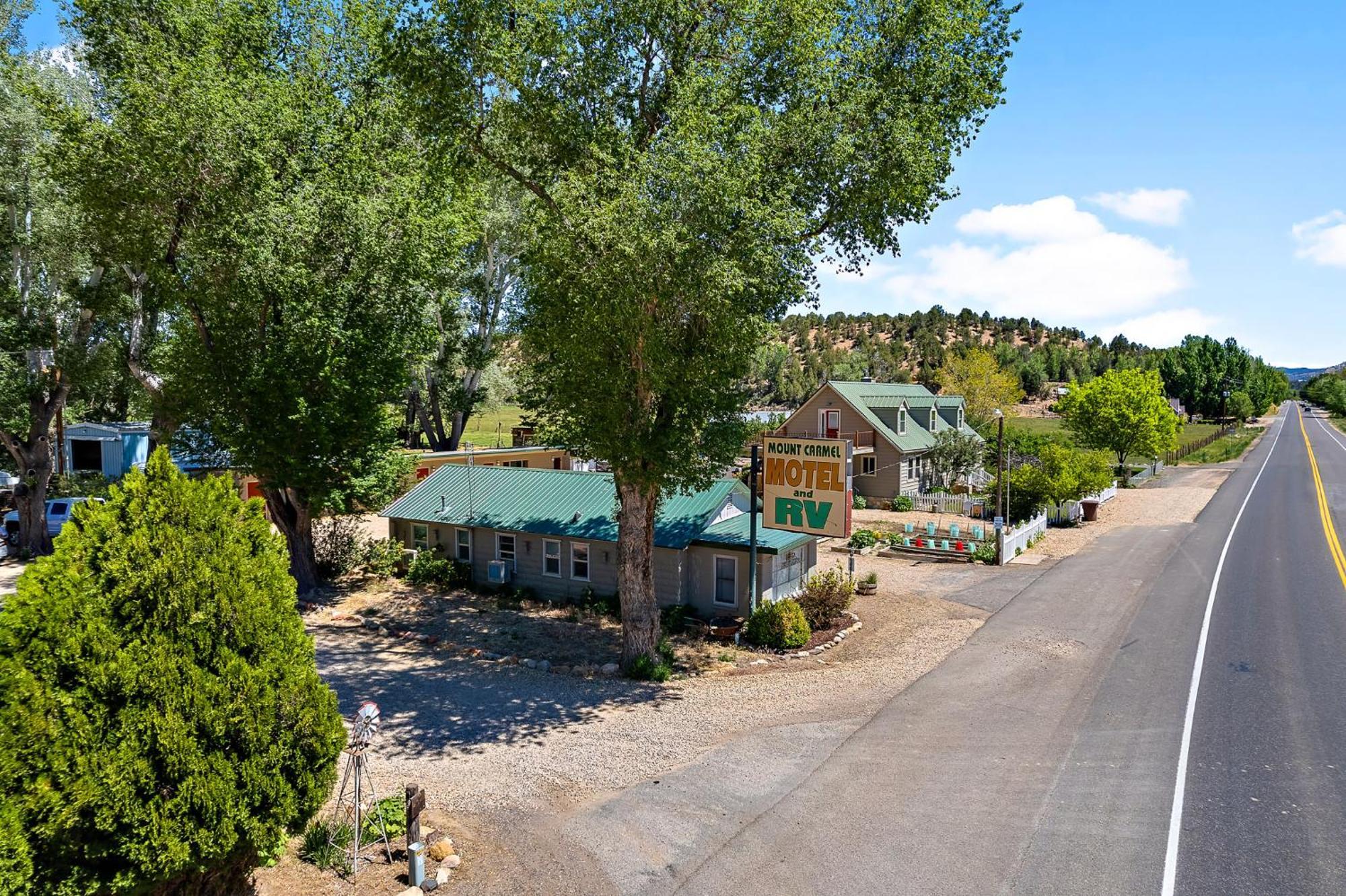 Mount Carmel Motel & Rv Near Zion Np Bryce Room Маунт-Кармел Экстерьер фото