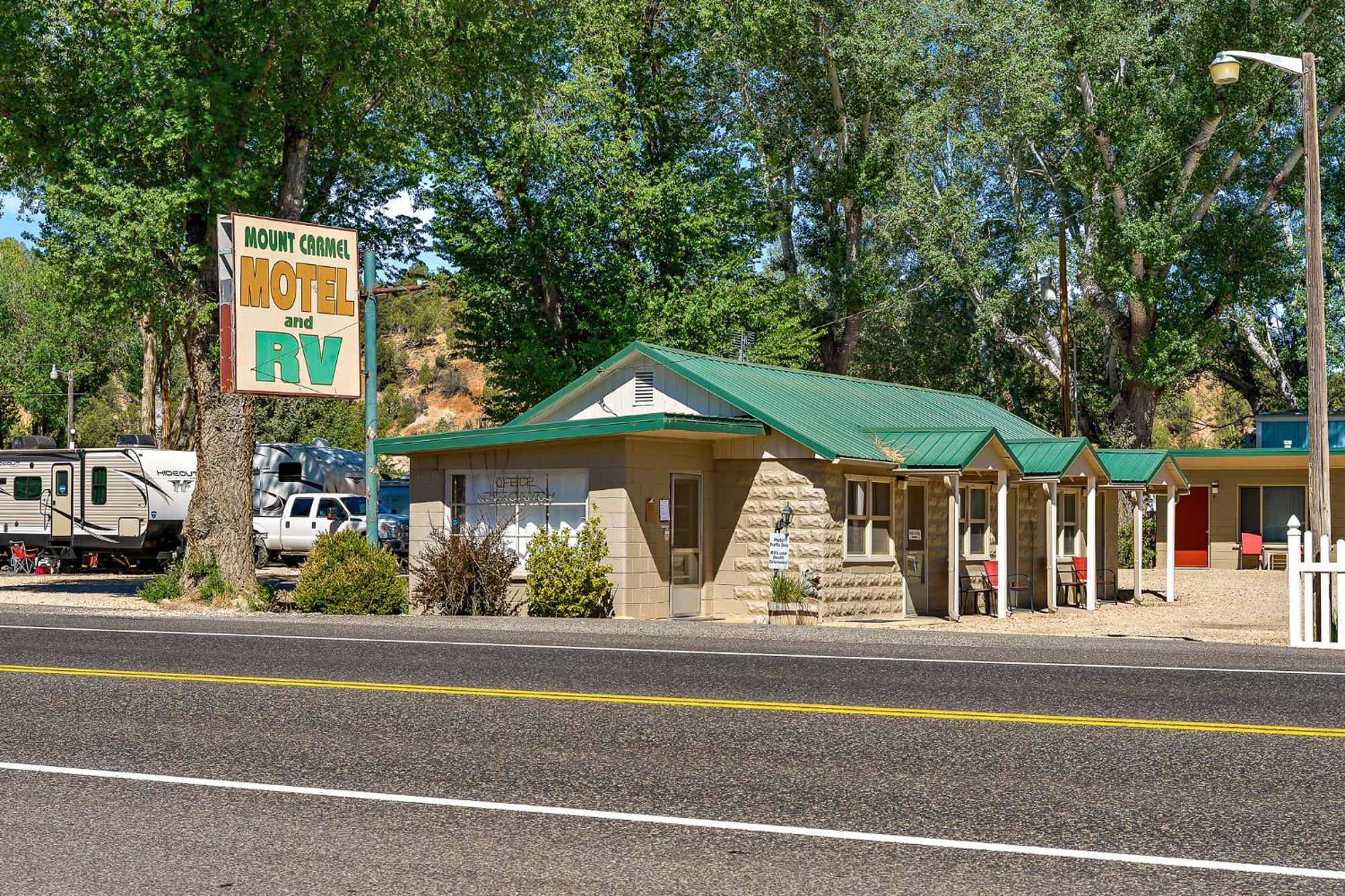 Mount Carmel Motel & Rv Near Zion Np Bryce Room Маунт-Кармел Экстерьер фото